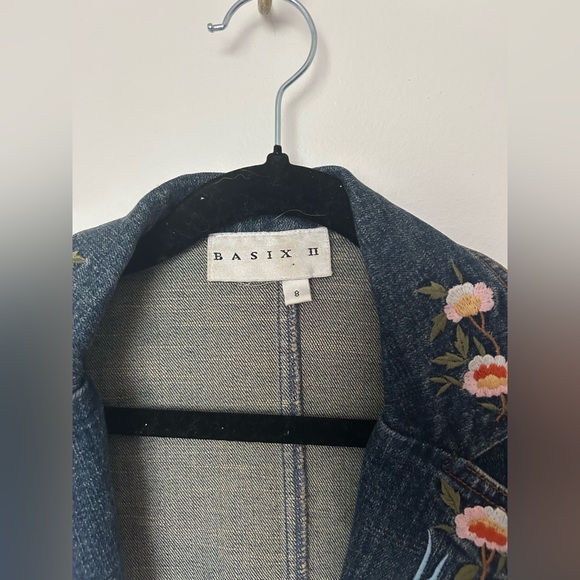 Vintage Floral Boho Embroidered Denim Jean Jacket Sz 8 - Picture 3 of 4